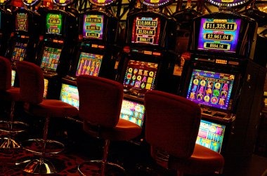 Live bandar poker table streamed on botato mobile app